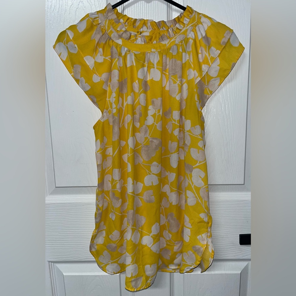 Ann Taylor Yellow Floral Blouse women short sleeves medium casual